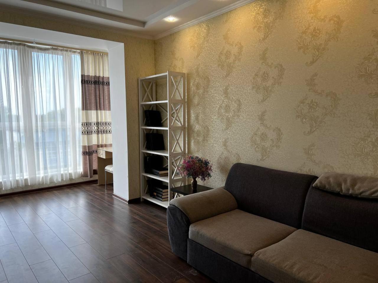 Chernigov City Apartments Na Peremohy المظهر الخارجي الصورة
