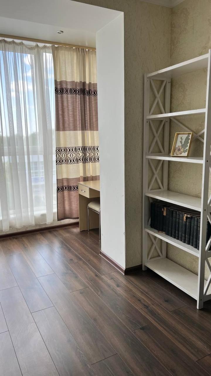 Chernigov City Apartments Na Peremohy المظهر الخارجي الصورة